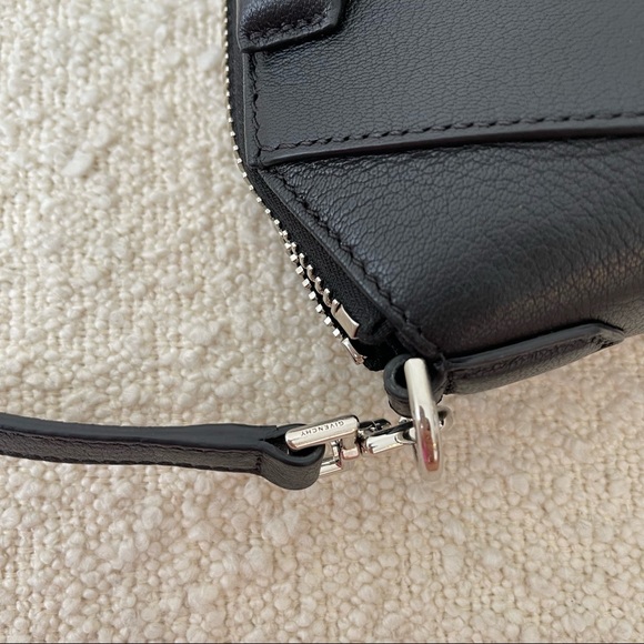Givenchy Antigona Nano leather purse crossbody bag - Picture 9 of 13